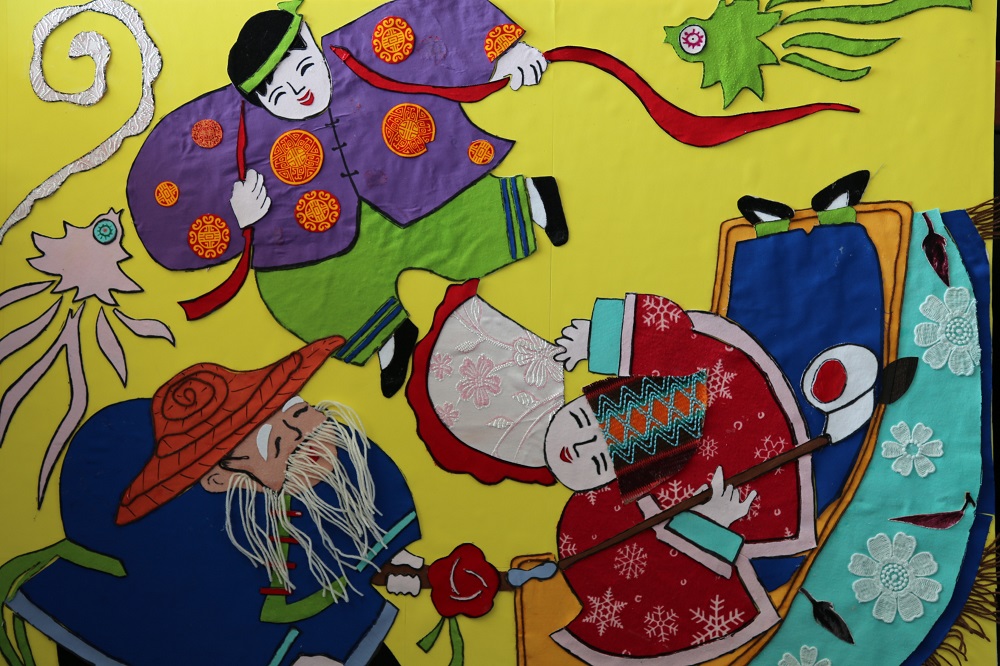 宋庄小学：庆“五一”布贴画制作评比活动